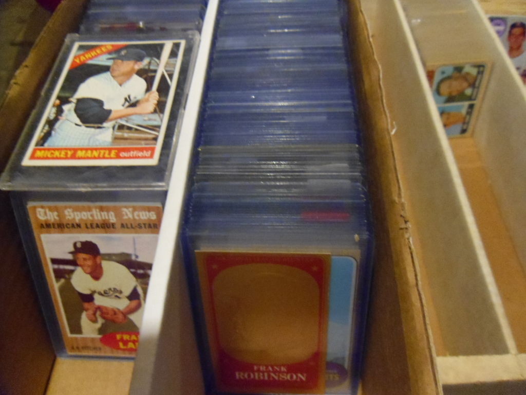 Unopened Vintage Baseball Card Packs From Estate Sale! 220 Cards Per Lot! MANTLE