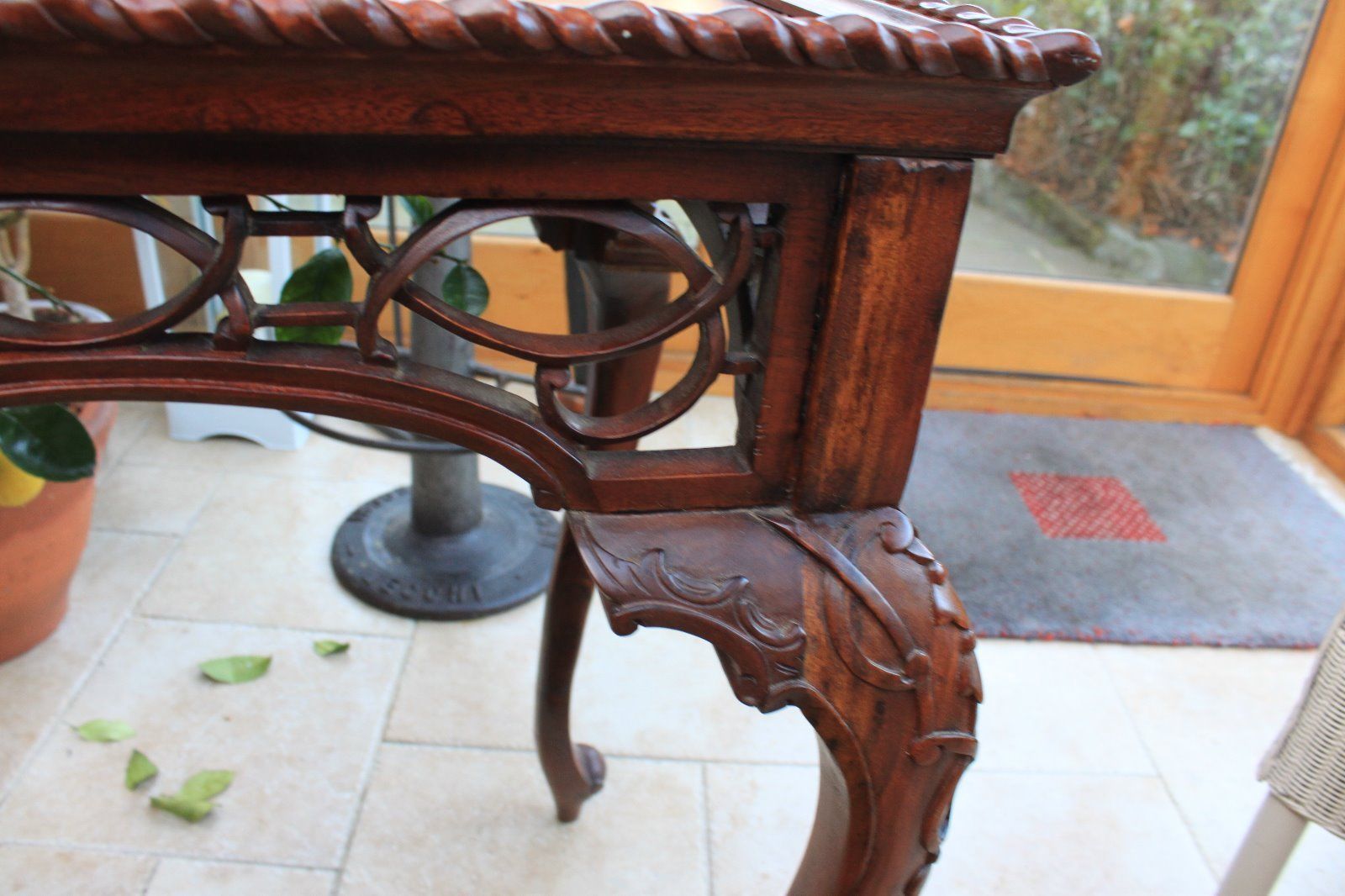 Stunning Victorian antique mahogany side table. MUST SEE