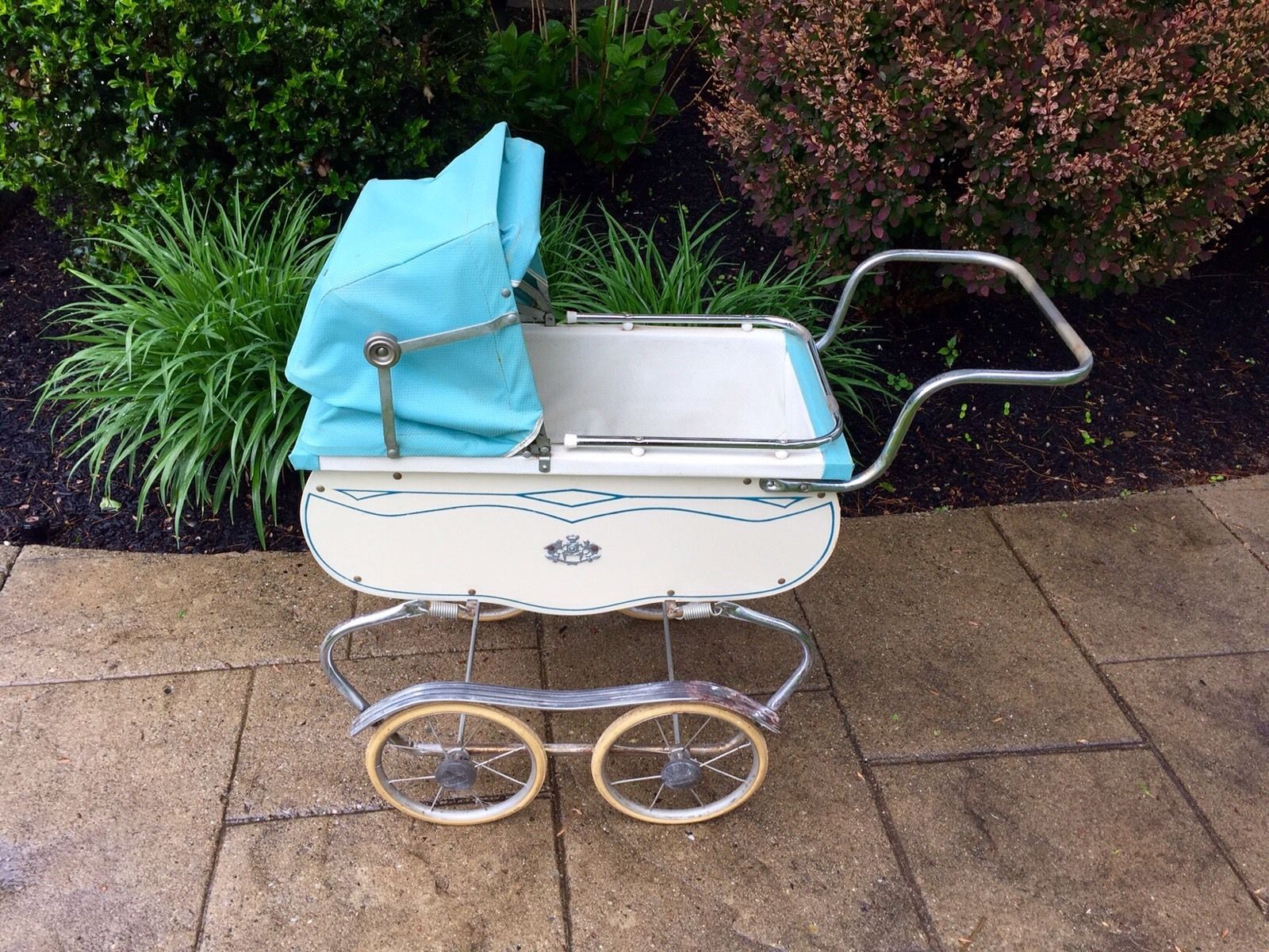 VINTAGE 1950s CORONET BABY DOLL BUGGY CARRIAGE PRAM.  PICK UP ONLY