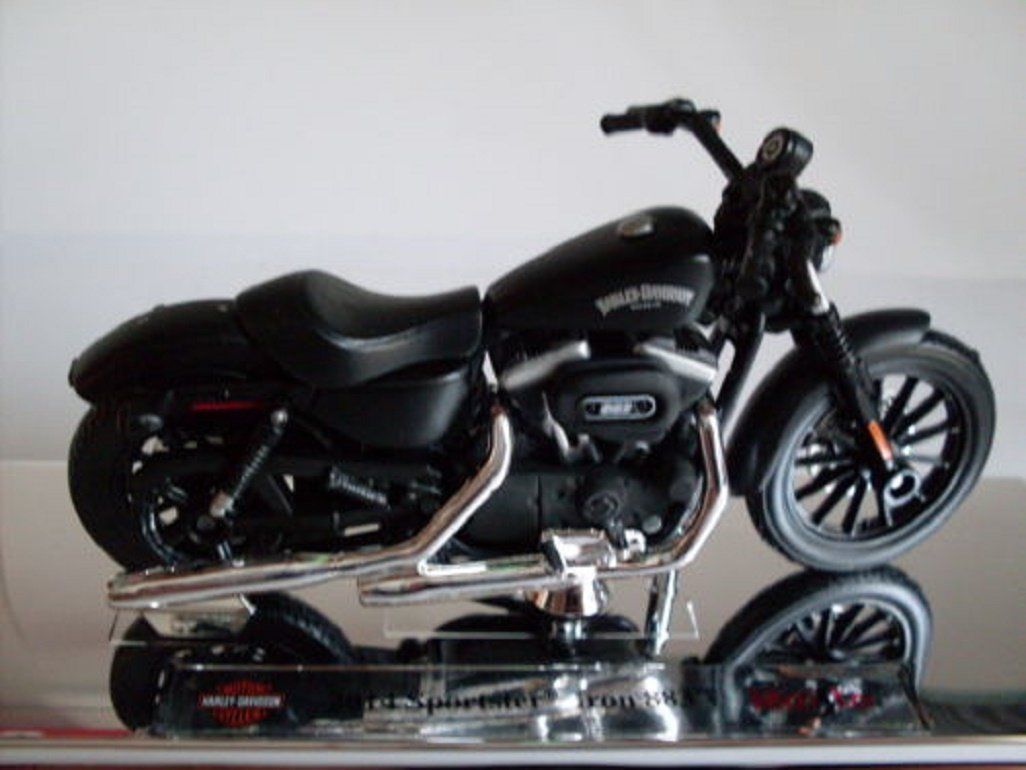 Maisto 1:18 Harley Davidson 2014 Sportster IRON 883 BLACK MOTORCYCLE BIKE Model