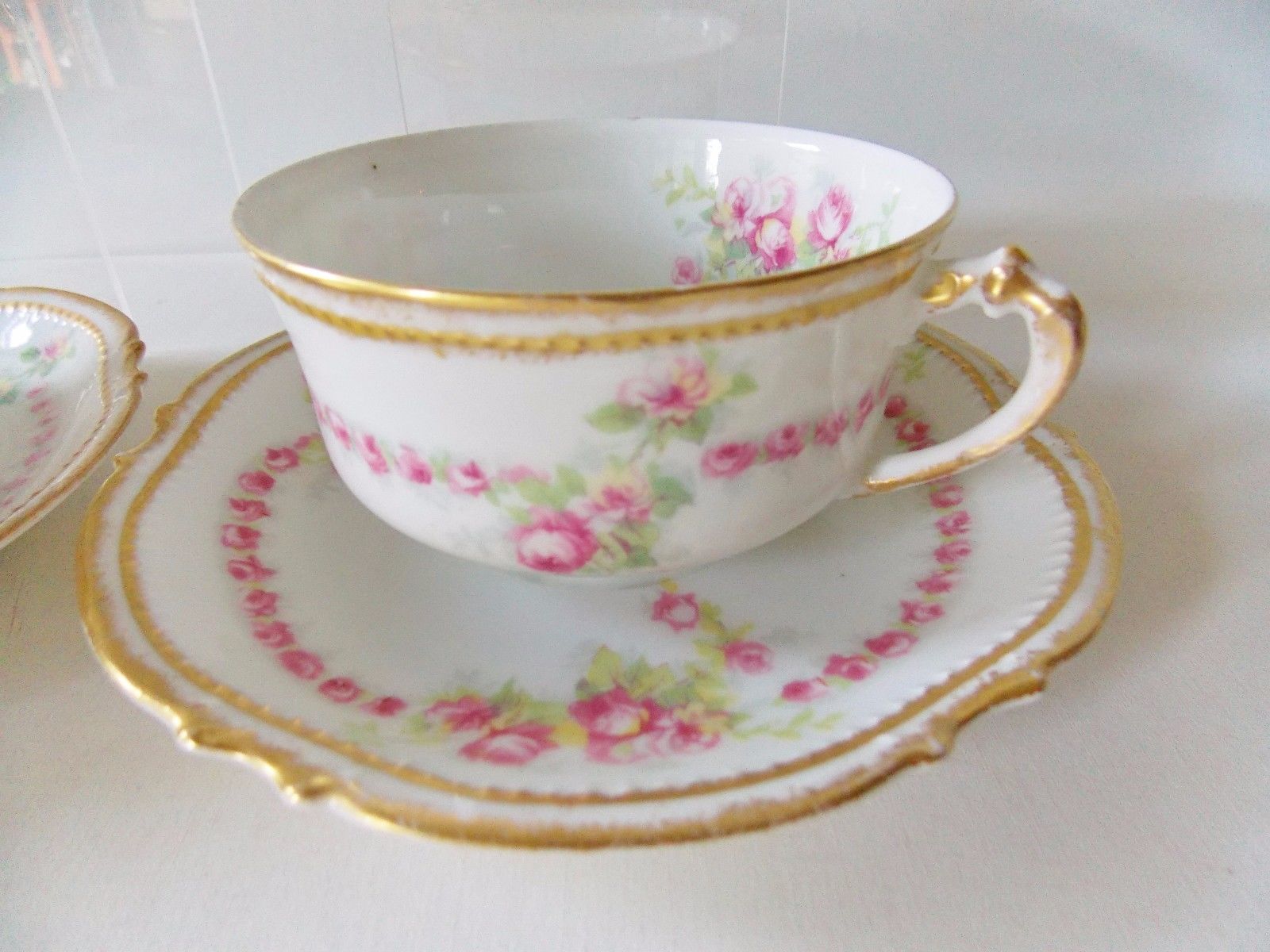 LIMOGES FRANCE SET OF FOUR DROP ROSE STYLE CUPS AND SAUCERS PINK ROSES PRETTY