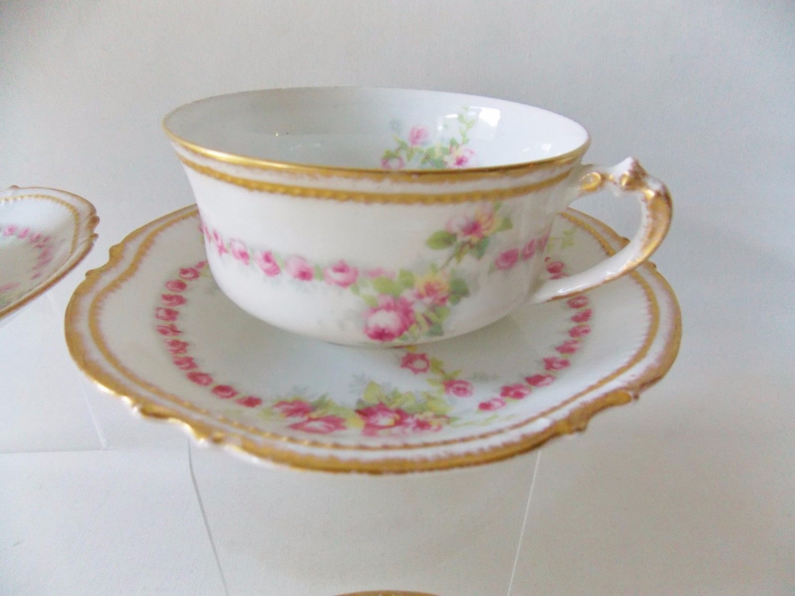 LIMOGES FRANCE SET OF FOUR DROP ROSE STYLE CUPS AND SAUCERS PINK ROSES PRETTY