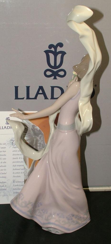 Lladro Figurine "Wind of Peace" #6251 NEW IN BOX Free Shipping!