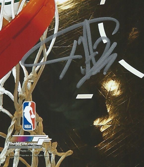 Giannis Antetokounmpo signed 8x10 autographed NBA auto photo (Antetokounmpo COA)