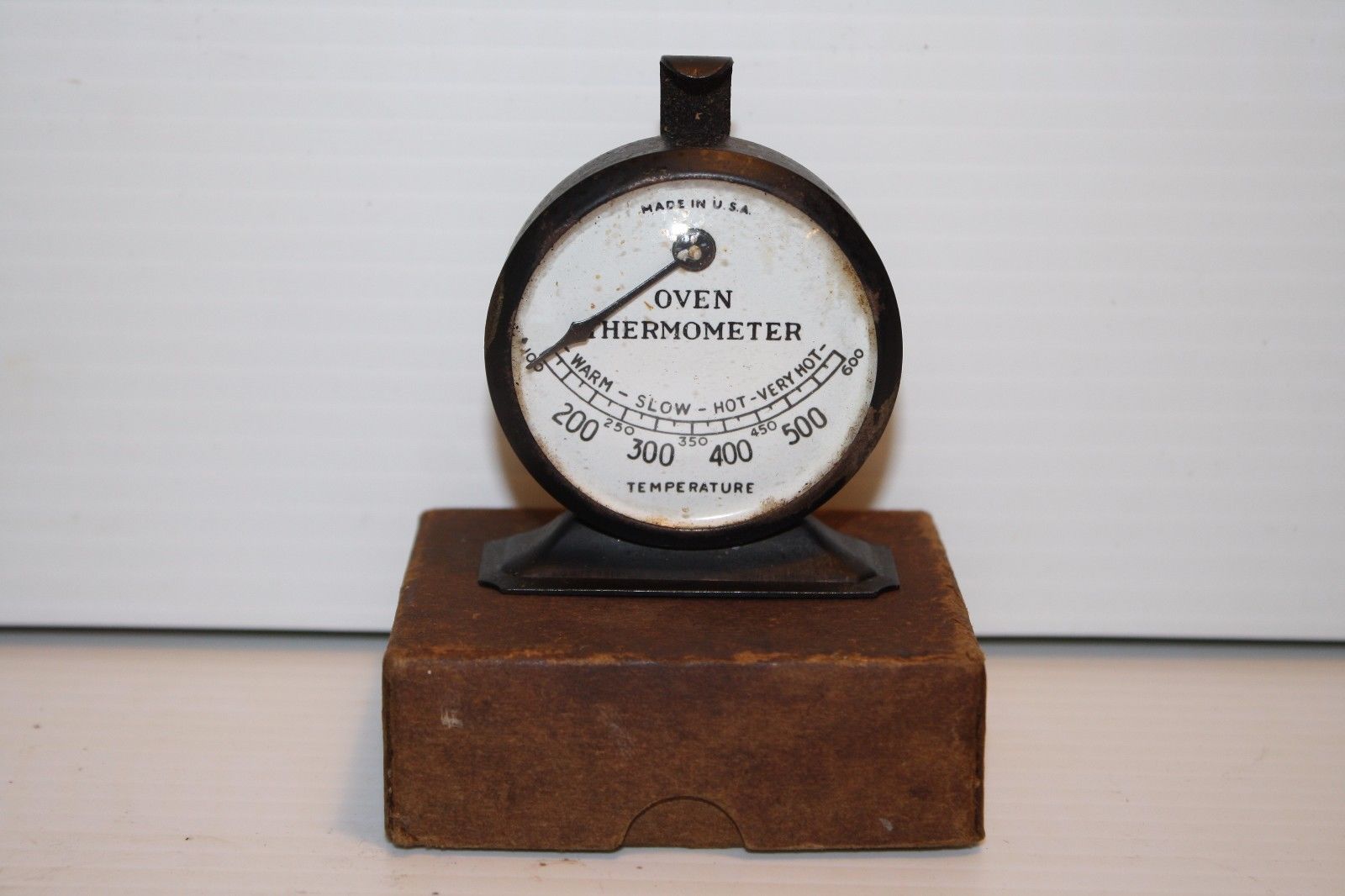 OLD Antique OVEN HEAT INDICATOR STOVE Thermometer with box NICE