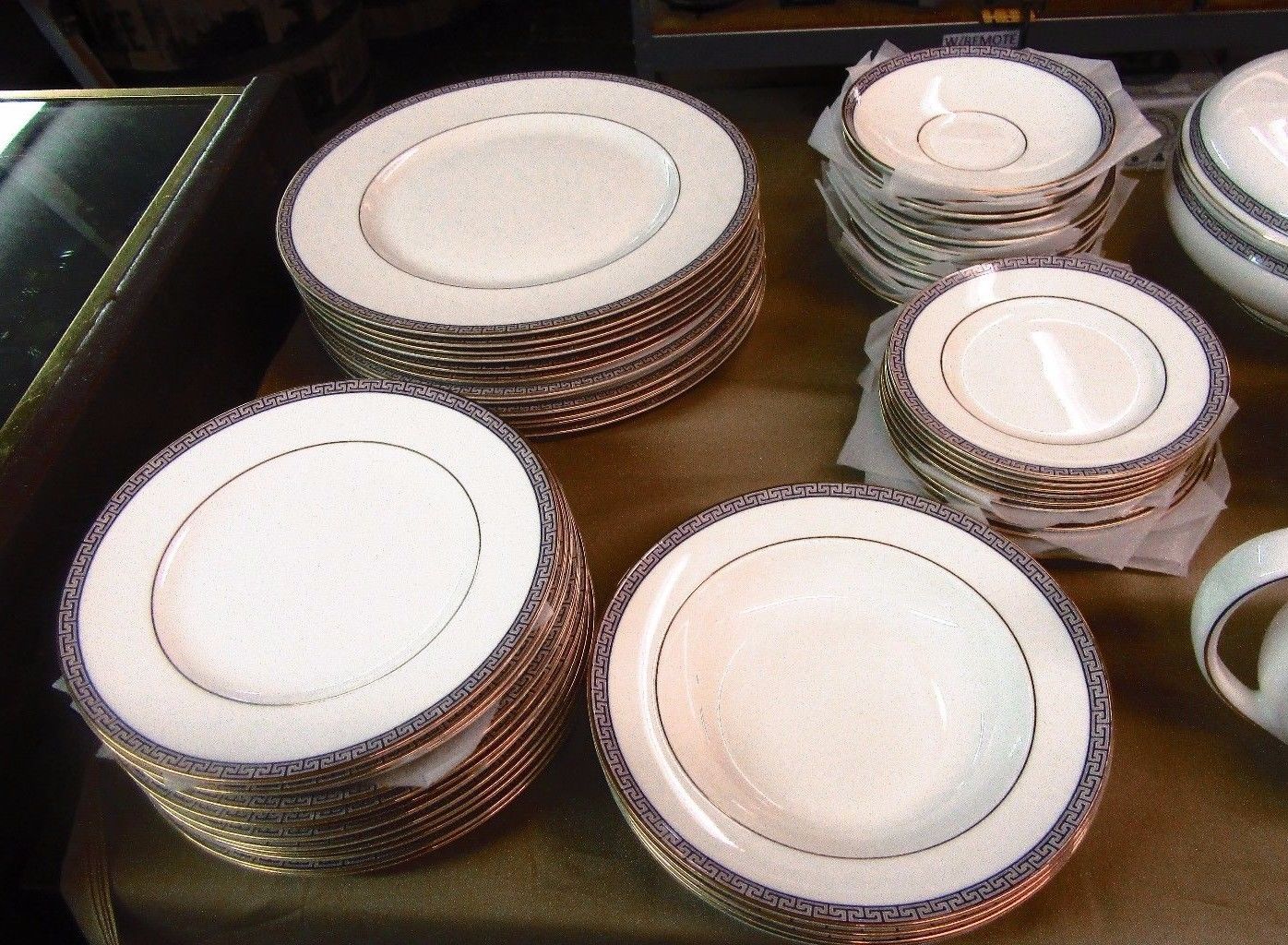 74 pc Set Wedgwood Bone China Palatia Pattern 10-3/4" 8" 6" & Saucer Plates Cups