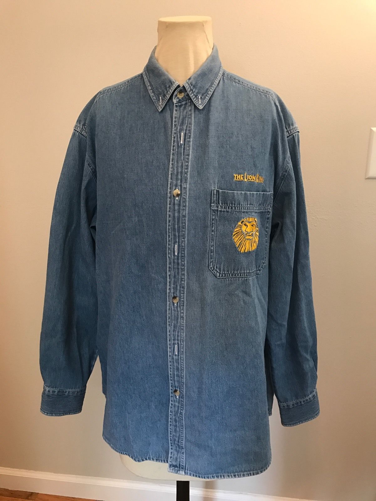 Disney The Lion King Broadway Musical Button Blue Denim Jean Shirt M Embroider