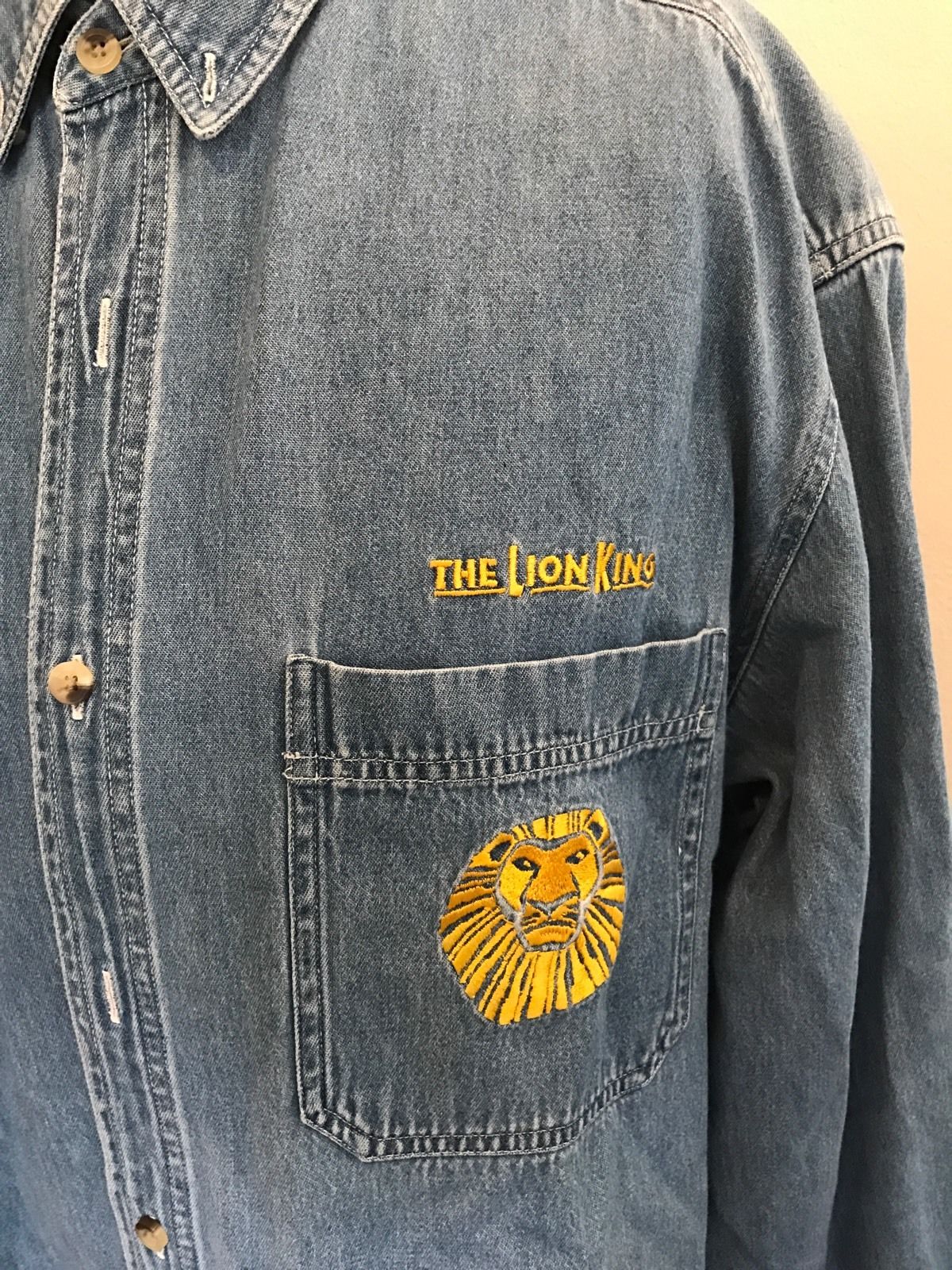 Disney The Lion King Broadway Musical Button Blue Denim Jean Shirt M Embroider