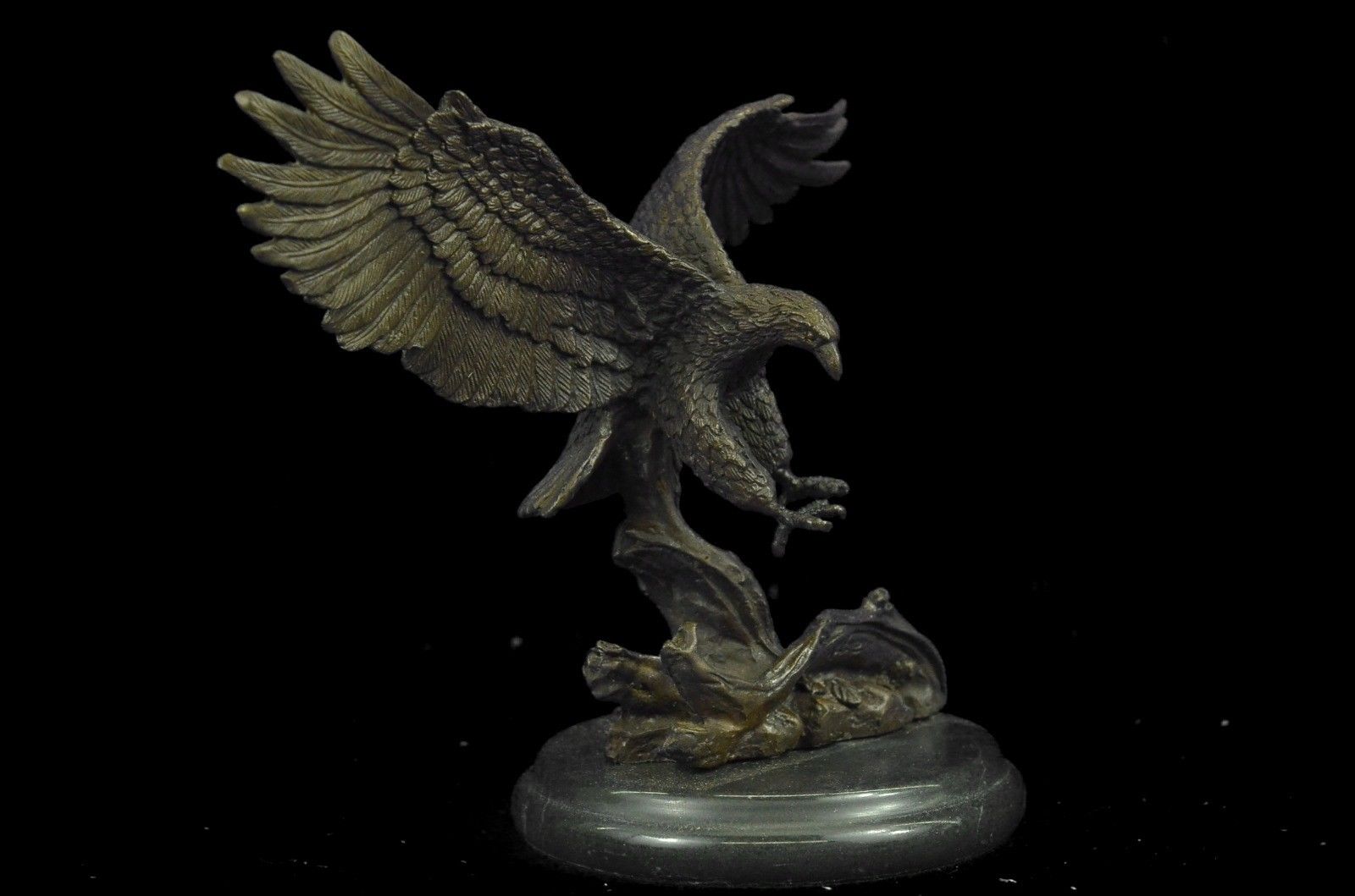 Sculpture Statue EAGLE IN FLIGHT CLASSICAL FIGURINE FOWL ART DECO FIGURE Bronze