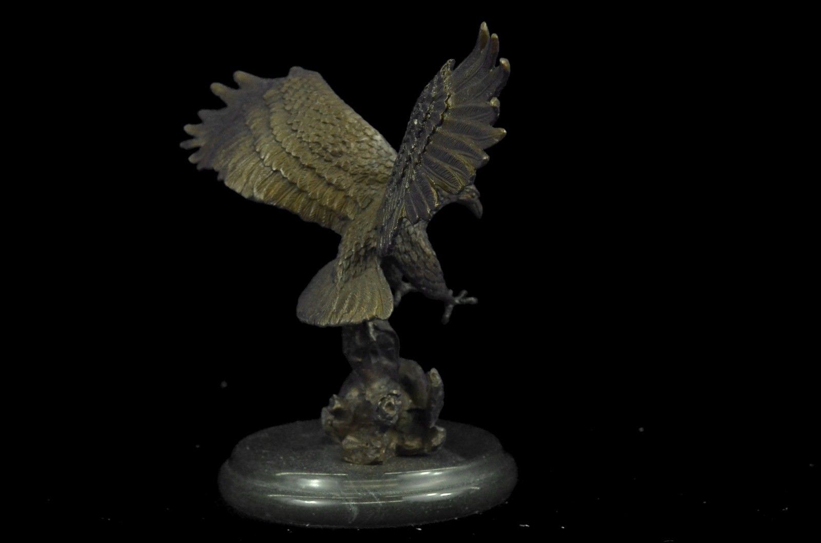 Sculpture Statue EAGLE IN FLIGHT CLASSICAL FIGURINE FOWL ART DECO FIGURE Bronze