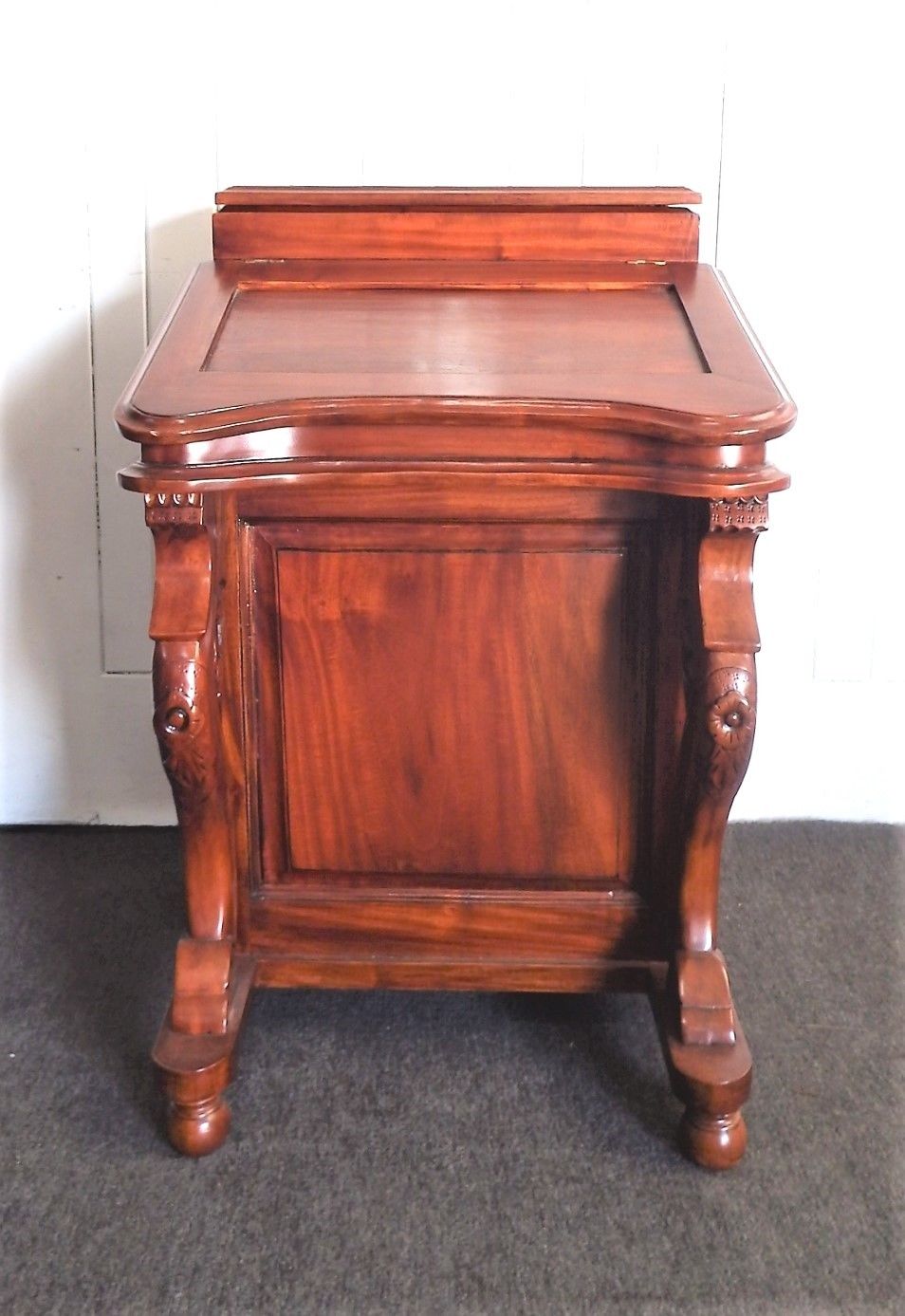 Antique style carved Davenport with drawers -  desk