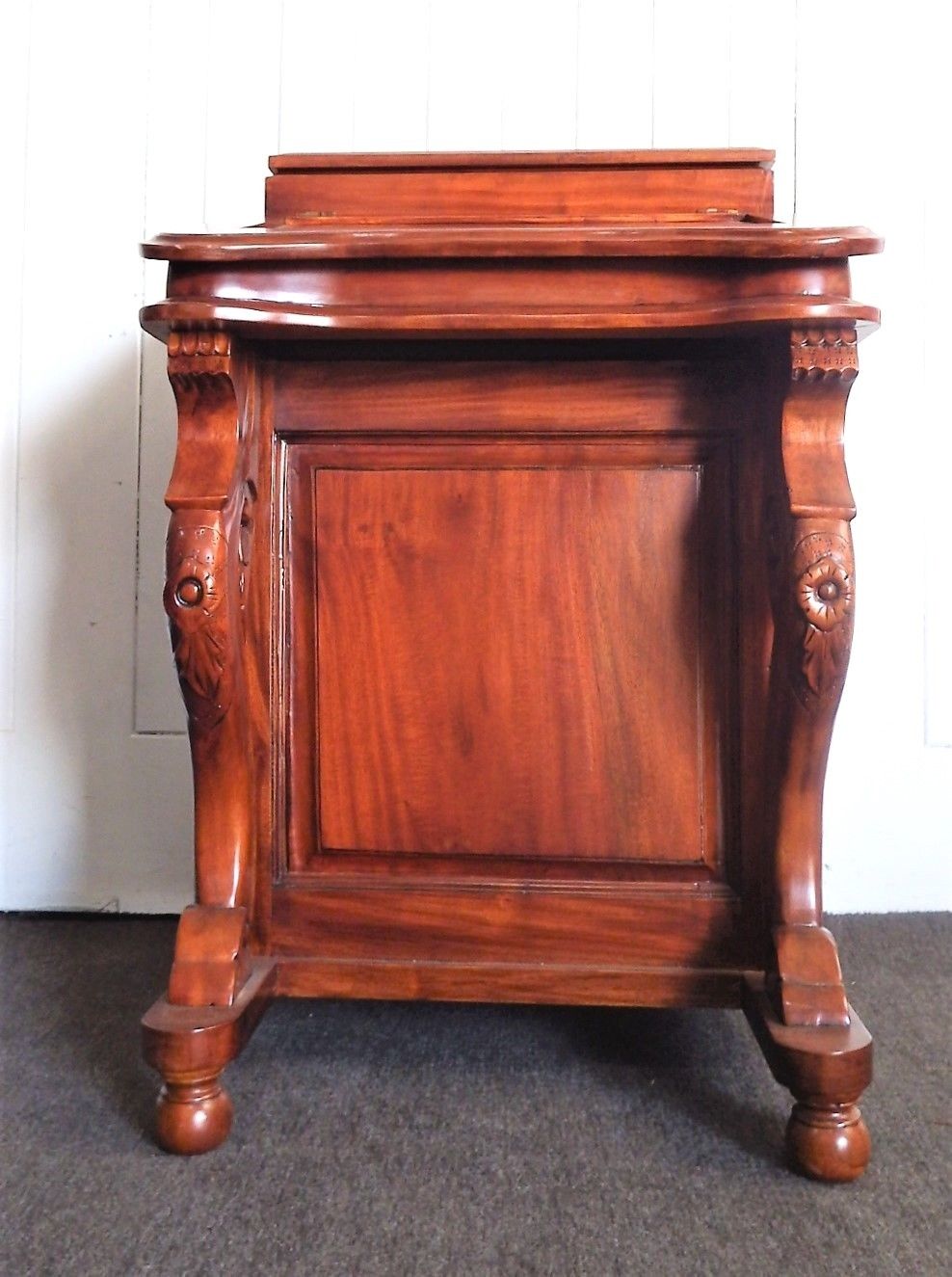 Antique style carved Davenport with drawers -  desk