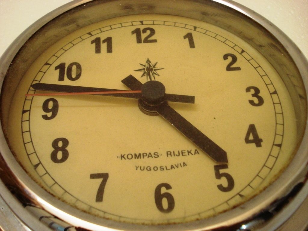 Vintage "KOMAPS" RIJEKA Marine Ship's BRASS WALL Clock - SHIP'S ORIGINAL (1433)