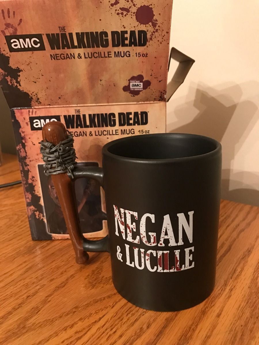 NEW AMC THE WALKING DEAD NEGAN&LUCILLE 15OZ COFFEE MUG BARBED WIRE BAT HANDLE