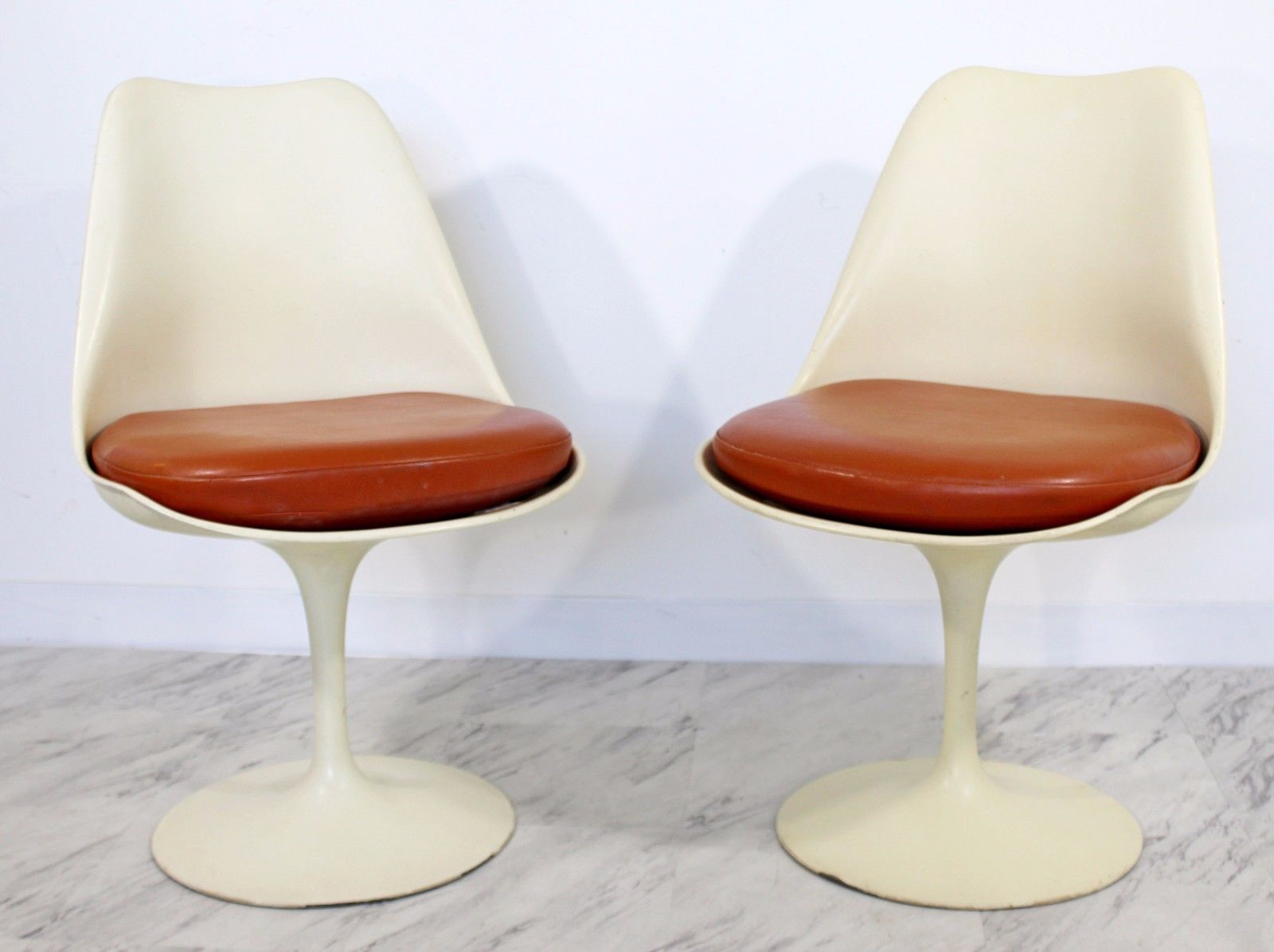 Mid Century Modern Eero Saarinen for Knoll Set 6 Tulip Side Dining Chairs 1960s