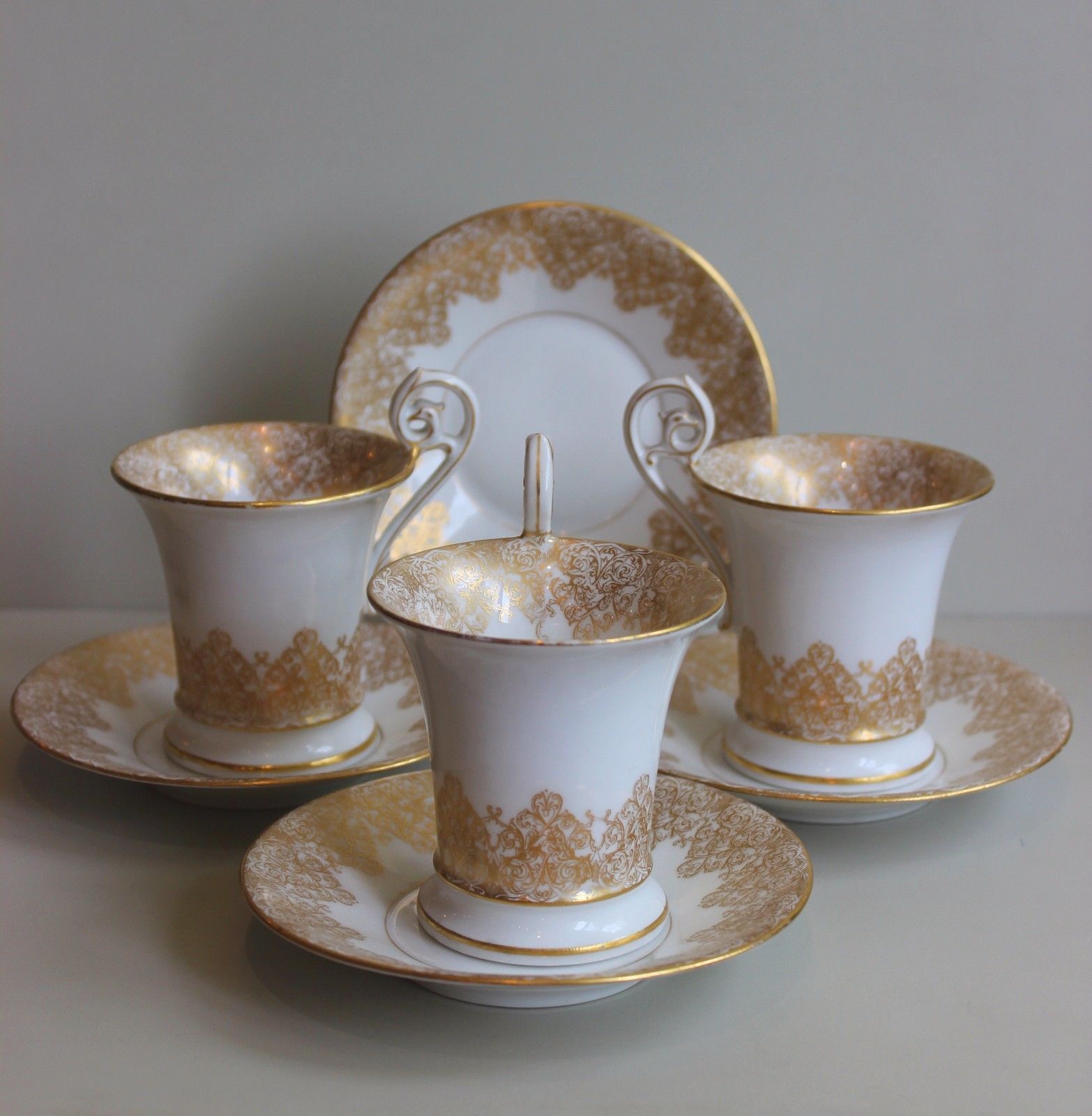 ANTIQUE FRENCH LIMOGES SET OF 3 UNUSUAL CUPS. GOLD 1907-1919