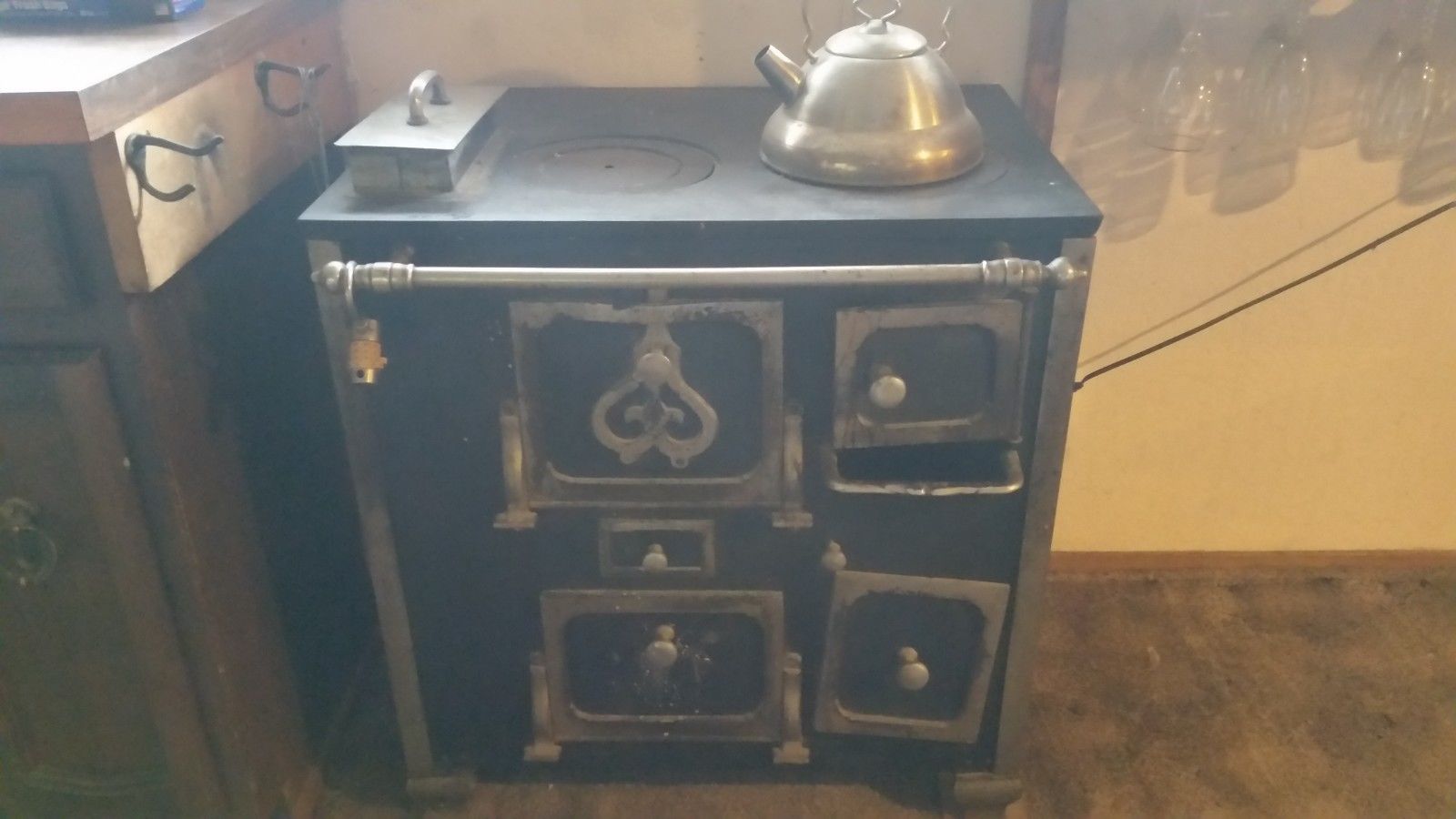 cast iron wood burning stove. Excellent condition.