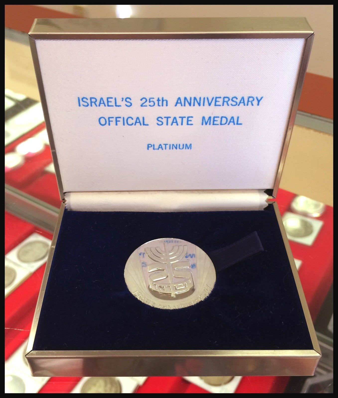 Israel 25th Anniversary Official State Platinum Medal -- FREE SHIPPING!!