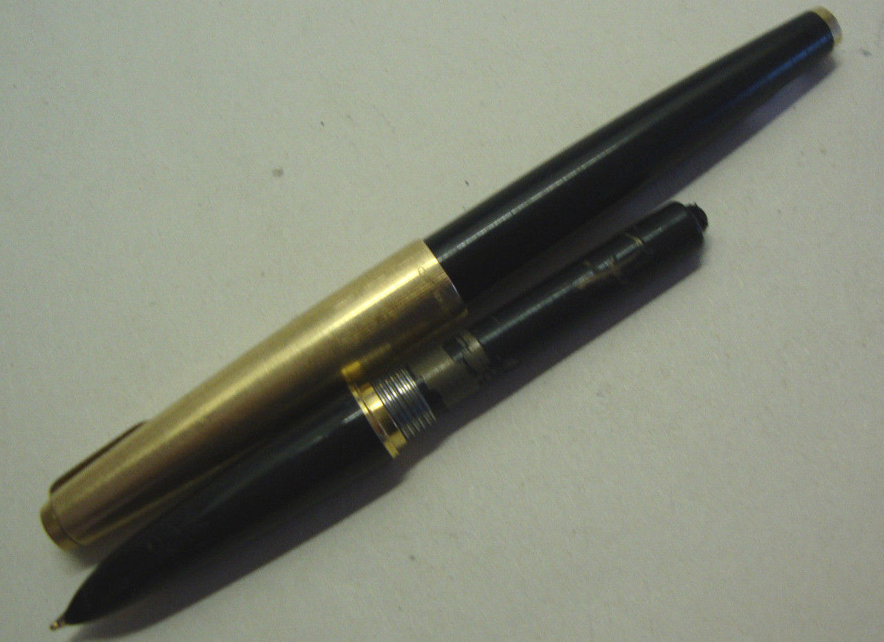 Vintage Parker 61 in black with gold plated cap