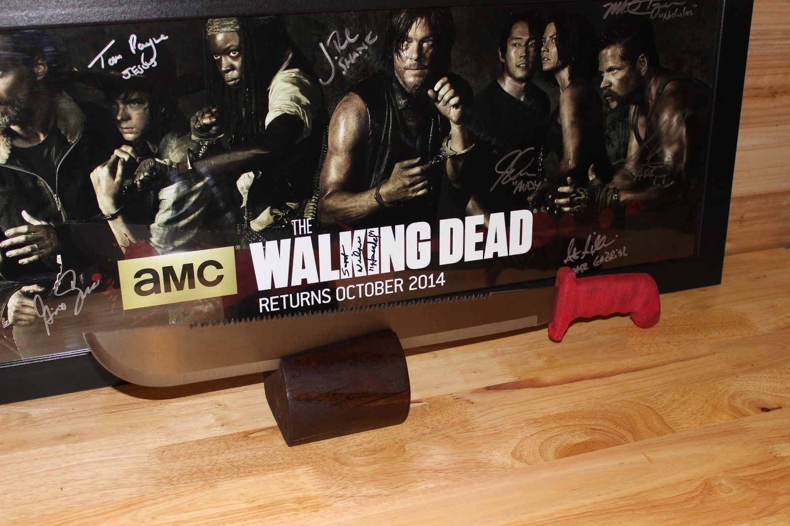 Rick Grimes Red Machete Prop/Replica with stand~~The Walking Dead~~