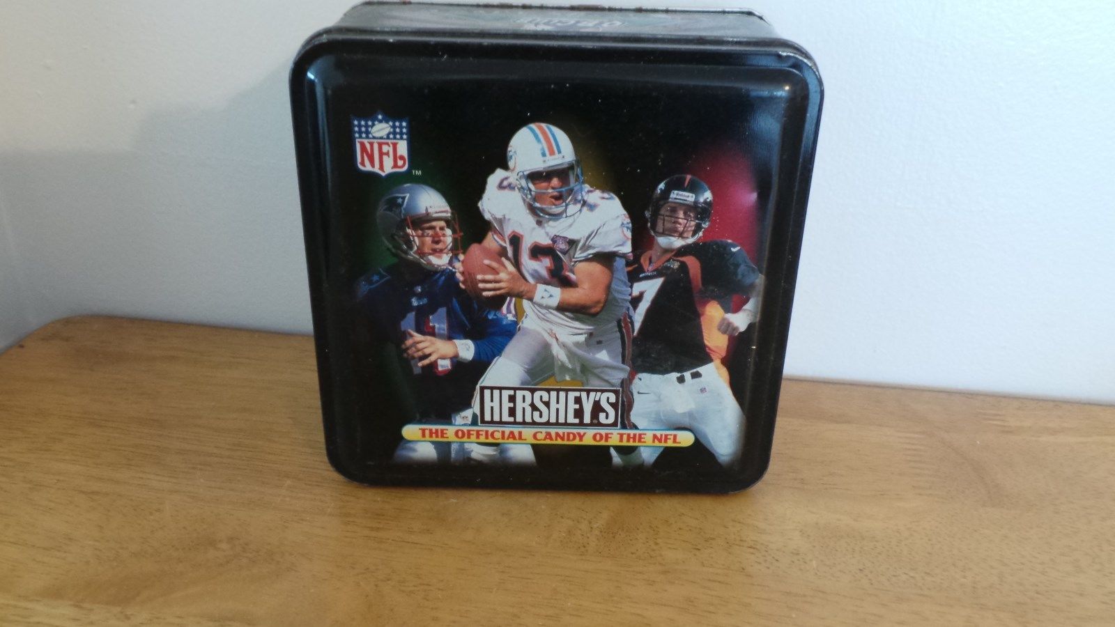 1990's Dan Marino, John Elway, Drew Bledsoe Hersheys Quarterback QB Club Tin