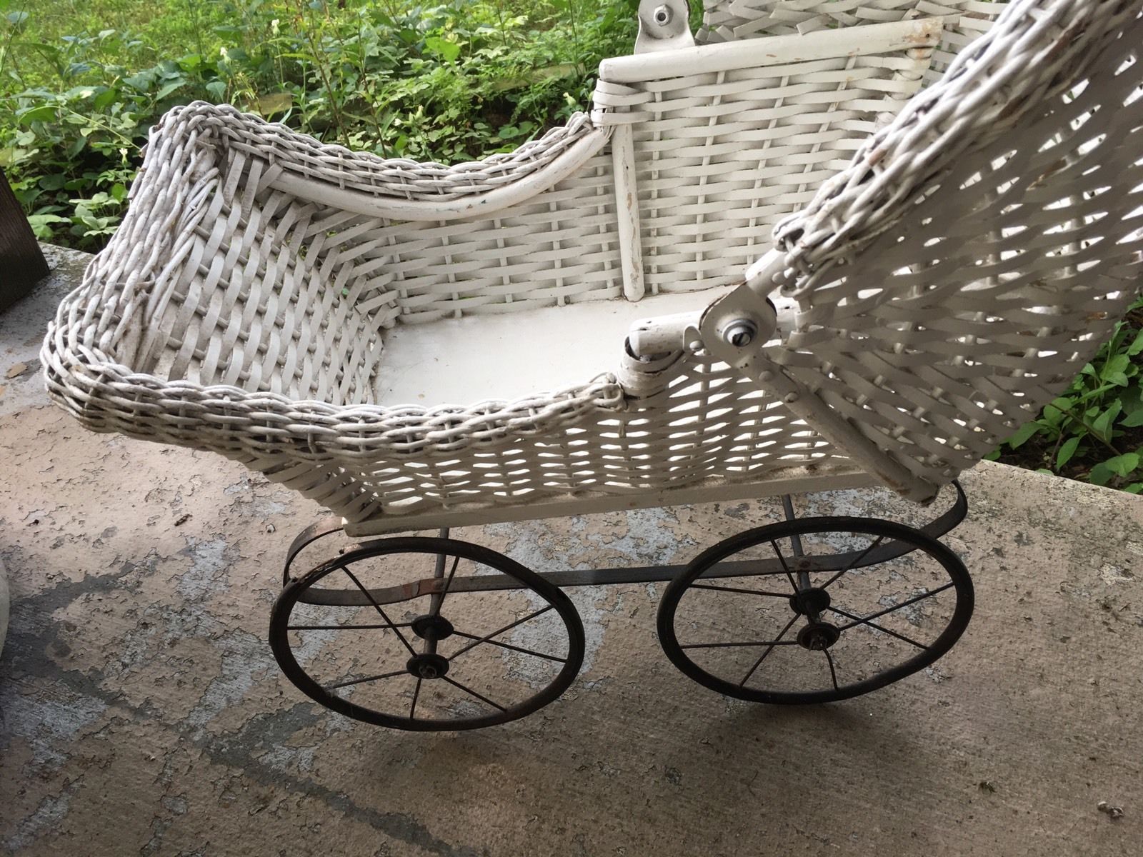 Antique Victorian White Wicker Doll Carriage