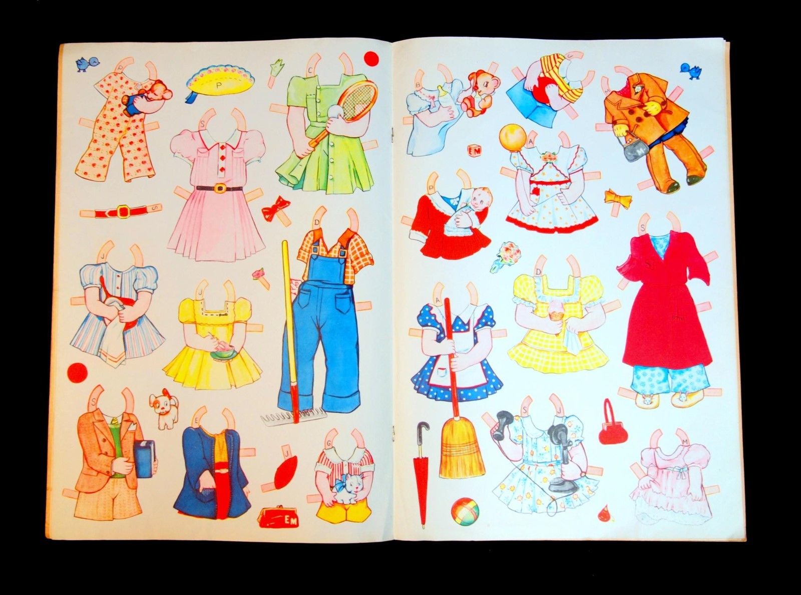 Un-Cut Paper Doll Book Play with Paper Dolls - 1941