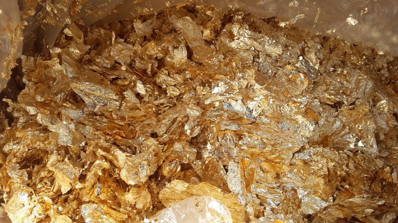 100 full grams gold leaf flake,Huge flakes,will fill 2000+ vials