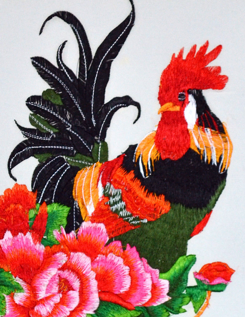 17" BROCADED CHINESE TRADITIONAL SILK EMBROIDERY PAINTING: ROOSTER ON COCK