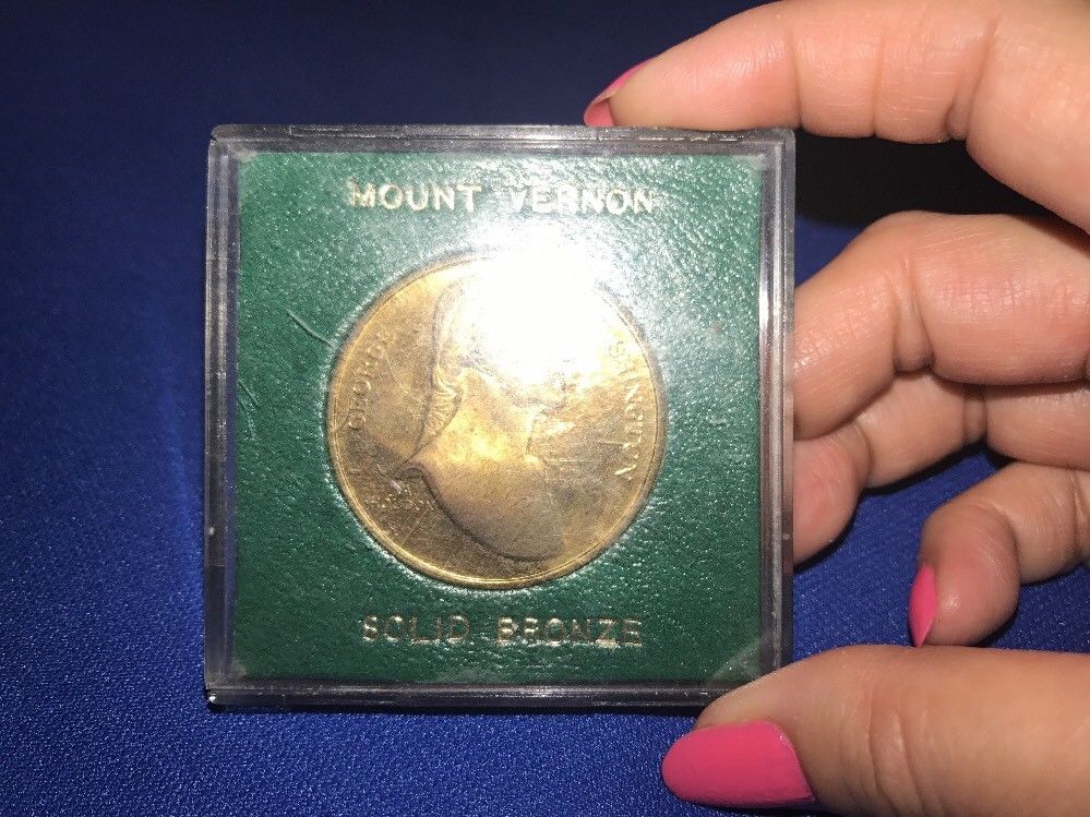 VINTAGE GEORGE WASHINGTON MOUNT VERNON SOLID BRONZE MEDAL WITH CASE