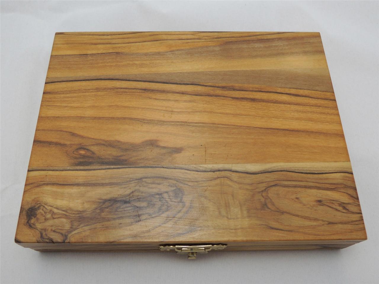 ORNAMENTAL OLIVE WOOD BOX for 3 coins 30,37,37mm size, BOX SIZE 100 X 130mm