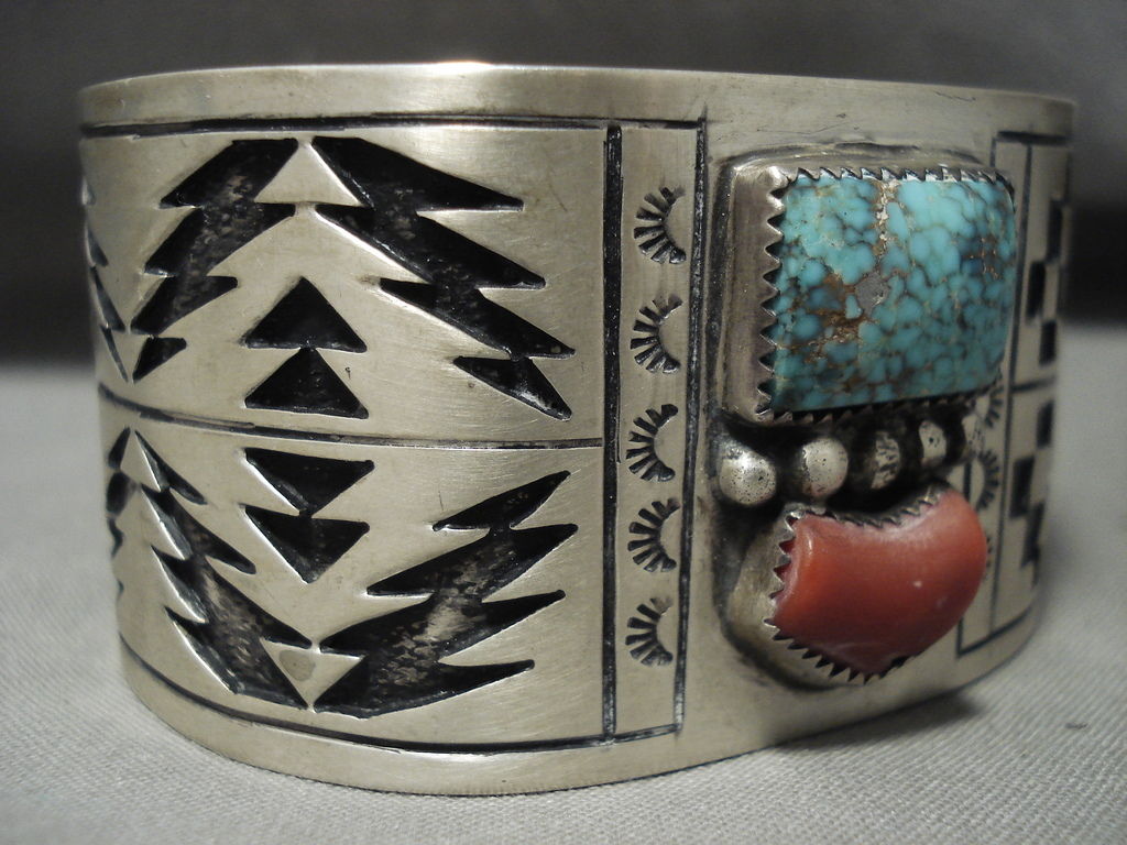 RARE RED MOUNTAIN TURQUOISE VINTAGE NAVAJO SILVER RUG BRACELET