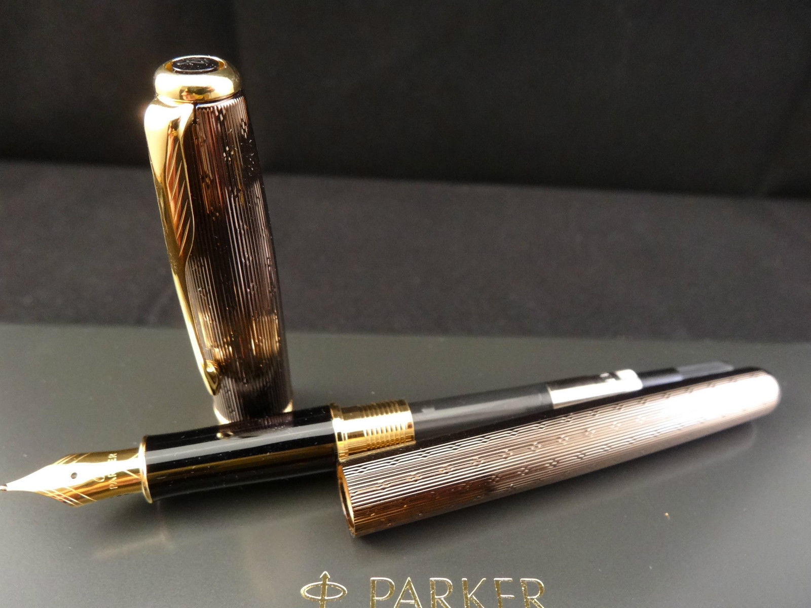 NEW Parker Sonnet Chiselled Brown (Chocolate) Gold Trim Fountain Pen Fine Nib