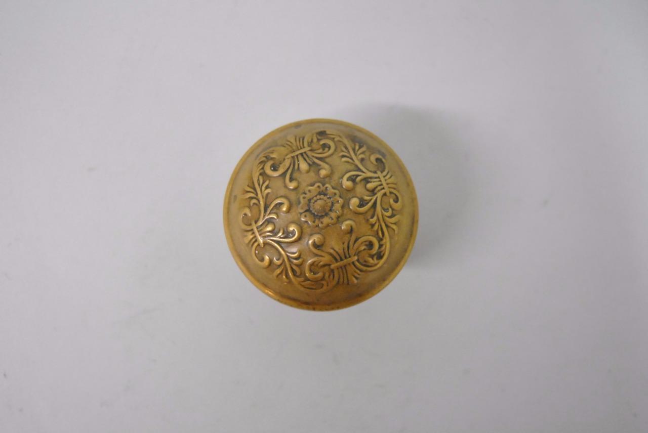 ANTIQUE SET OF VICTORIAN BRASS DOOR KNOBS HARDWARE