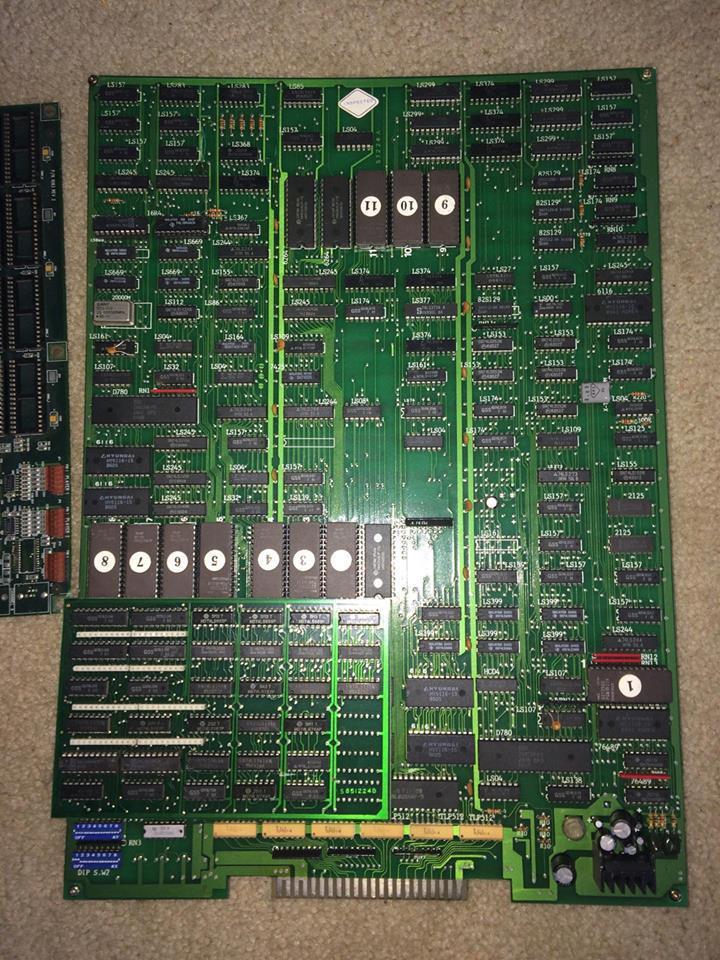 UNKNOWN ARCADE BOARD! TAGGED WORKING SOLD UNTESTED .HELP WHAT IS IT